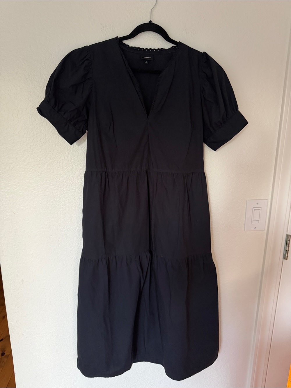 Who What Wear Black Puff-Sleeve Tiered Midi Dress large